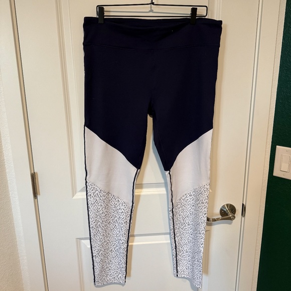 Fabletics Brogan Legging Size: XXL / Tall | 30 Color: Inkwell/White - Picture 1 of 6